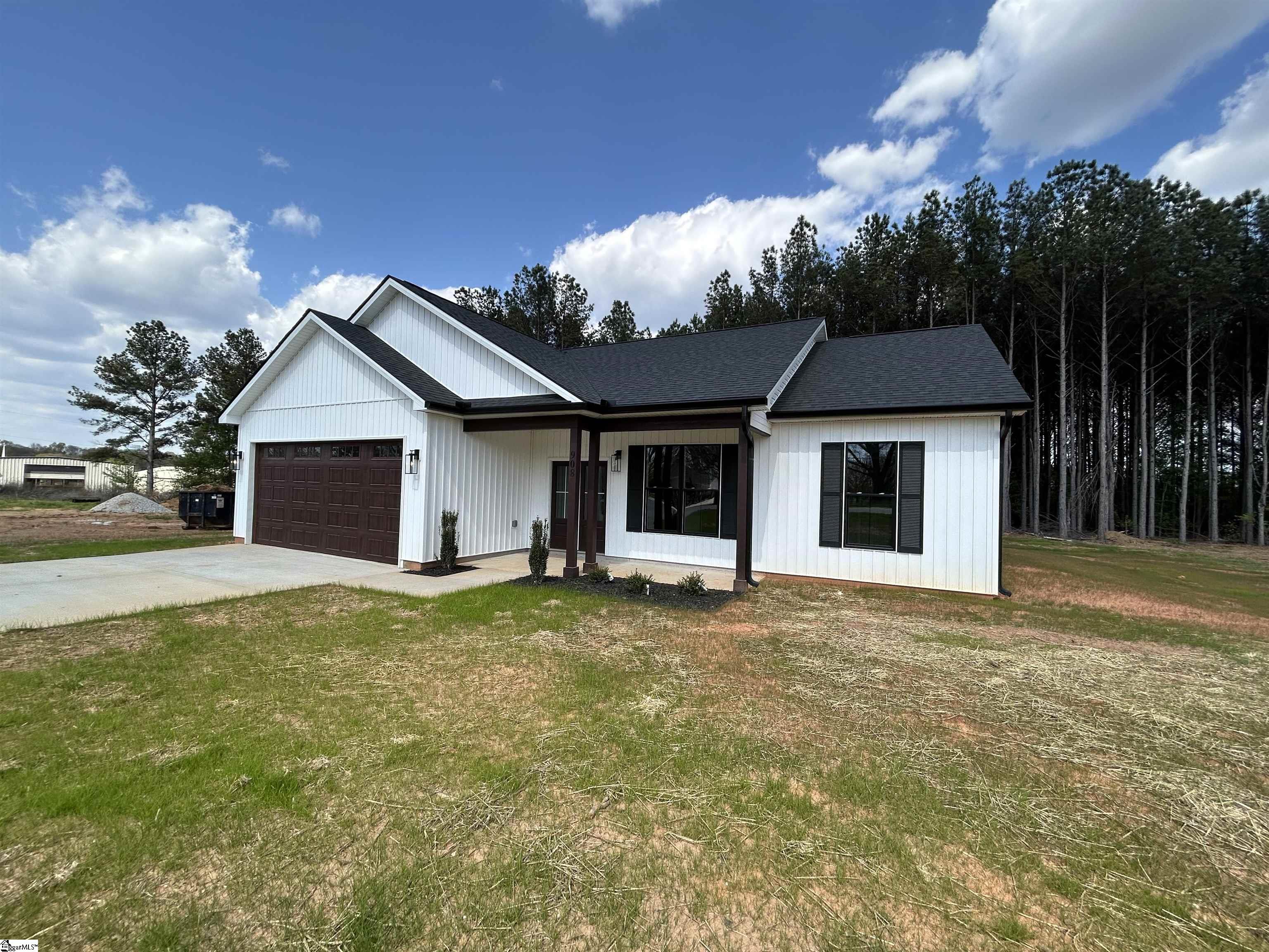908 Beaverdam Road Williamston, SC 29697 - Photo 2 of 34