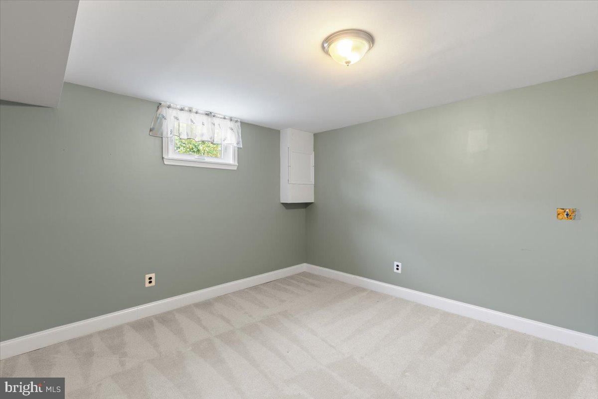 5627 Ottawa Road Centreville, VA 20120 - Photo 28 of 40