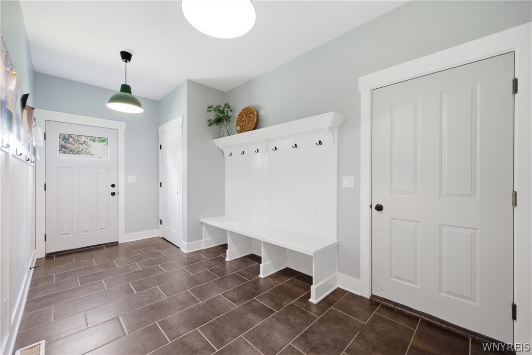 8630 Northfield Road Clarence, NY 14032 - Photo 21 of 49