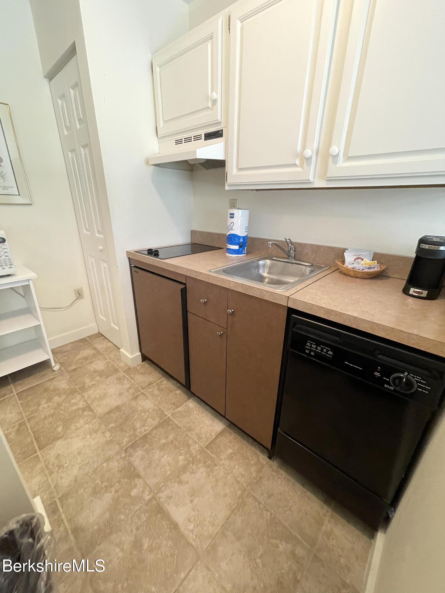 37 Corey Road, Unit 219 Hancock, MA 01237 - Photo 8 of 11 B1FF5044-6924-4E54-BE44-47C9F4B9126F