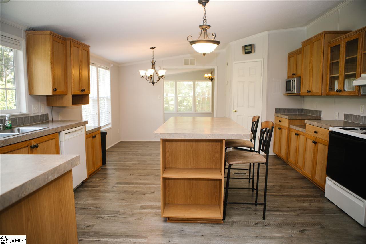 329 Reedy Fork Road Greenville, SC 29605 - Photo 9 of 31
