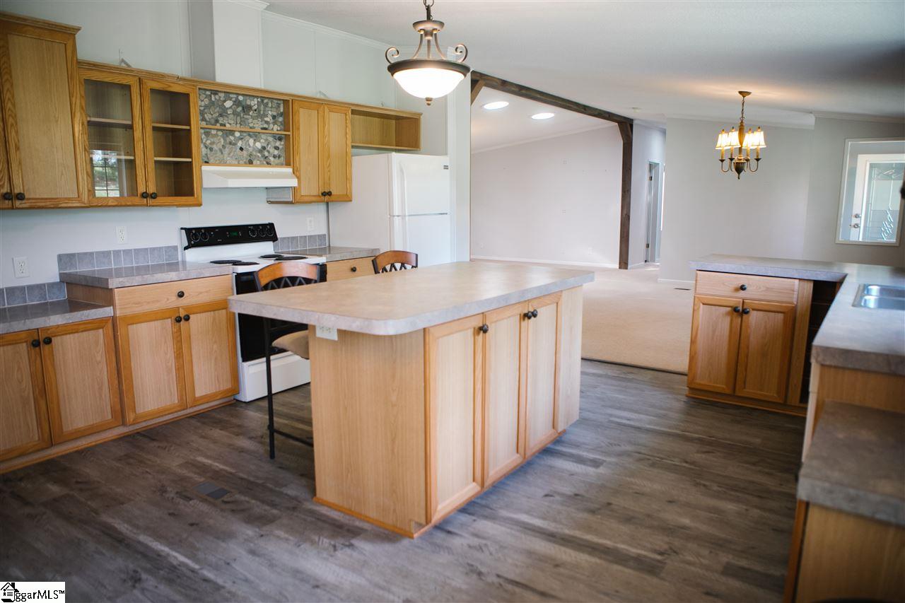 329 Reedy Fork Road Greenville, SC 29605 - Photo 10 of 31