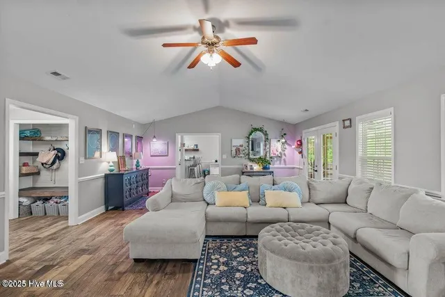 $2,500 | 912 Morganser Drive, Swansboro, NC 28584