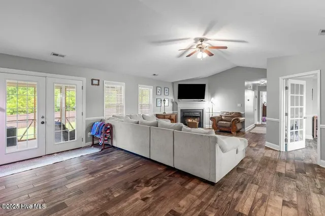 $2,500 | 912 Morganser Drive, Swansboro, NC 28584