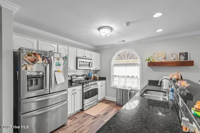 $2,500 | 912 Morganser Drive, Swansboro, NC 28584