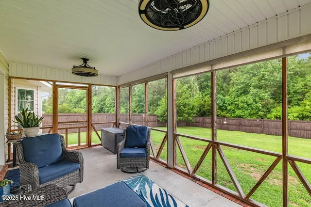 $2,500 | 912 Morganser Drive, Swansboro, NC 28584