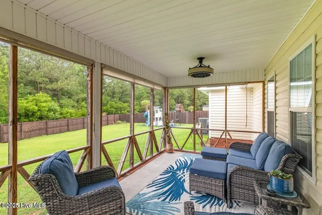 $2,500 | 912 Morganser Drive, Swansboro, NC 28584