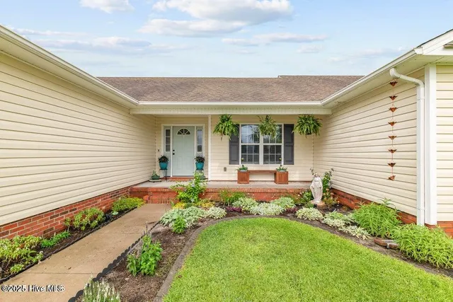 $2,500 | 912 Morganser Drive, Swansboro, NC 28584