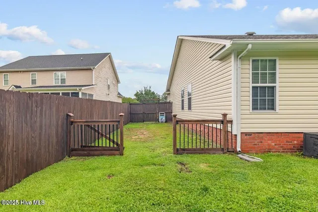 $2,500 | 912 Morganser Drive, Swansboro, NC 28584