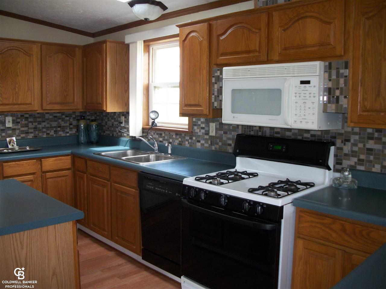 2290 West Harrington Road Croswell, MI 48422 - Photo 19 of 56 31247179-18.JPG