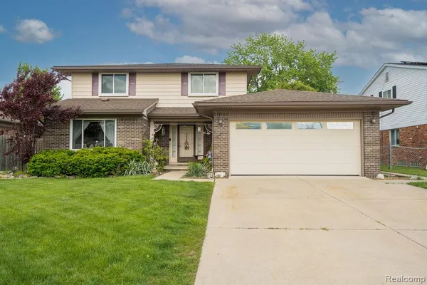$325,000 | 19495 Wherle Drive, Riverview, MI 48193