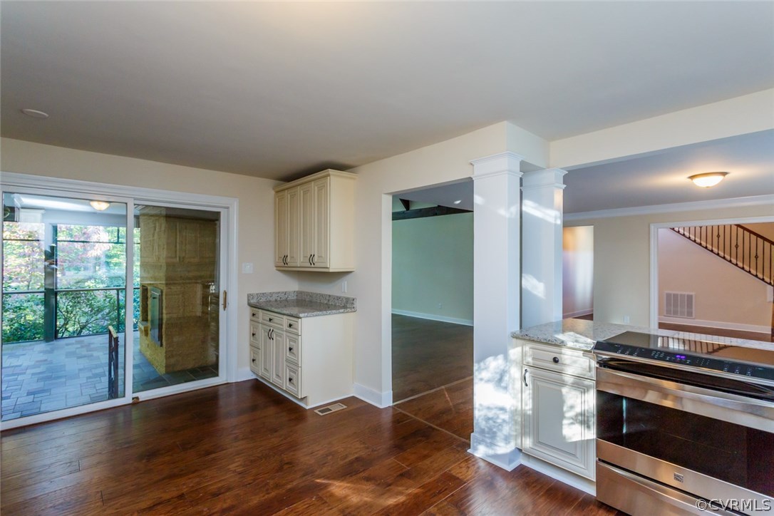 743 Grapevine Road Sandston, VA 23150 - Photo 12 of 50 Kitchen
