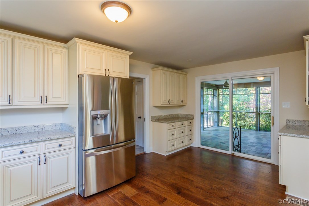 743 Grapevine Road Sandston, VA 23150 - Photo 14 of 50 Tons of cabinets for Storage, and kitchen access t