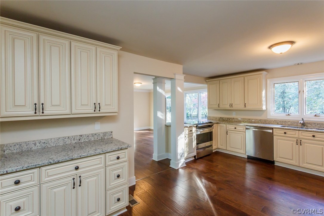 743 Grapevine Road Sandston, VA 23150 - Photo 16 of 50 Beautiful New Kitchen Cabinets and Hard-wood floor