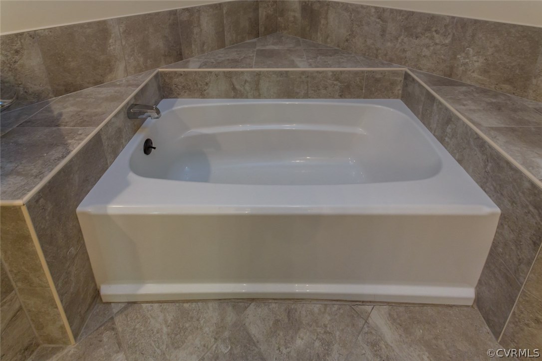 743 Grapevine Road Sandston, VA 23150 - Photo 30 of 50 Custom Surround for Soaking Tub in Master Bath