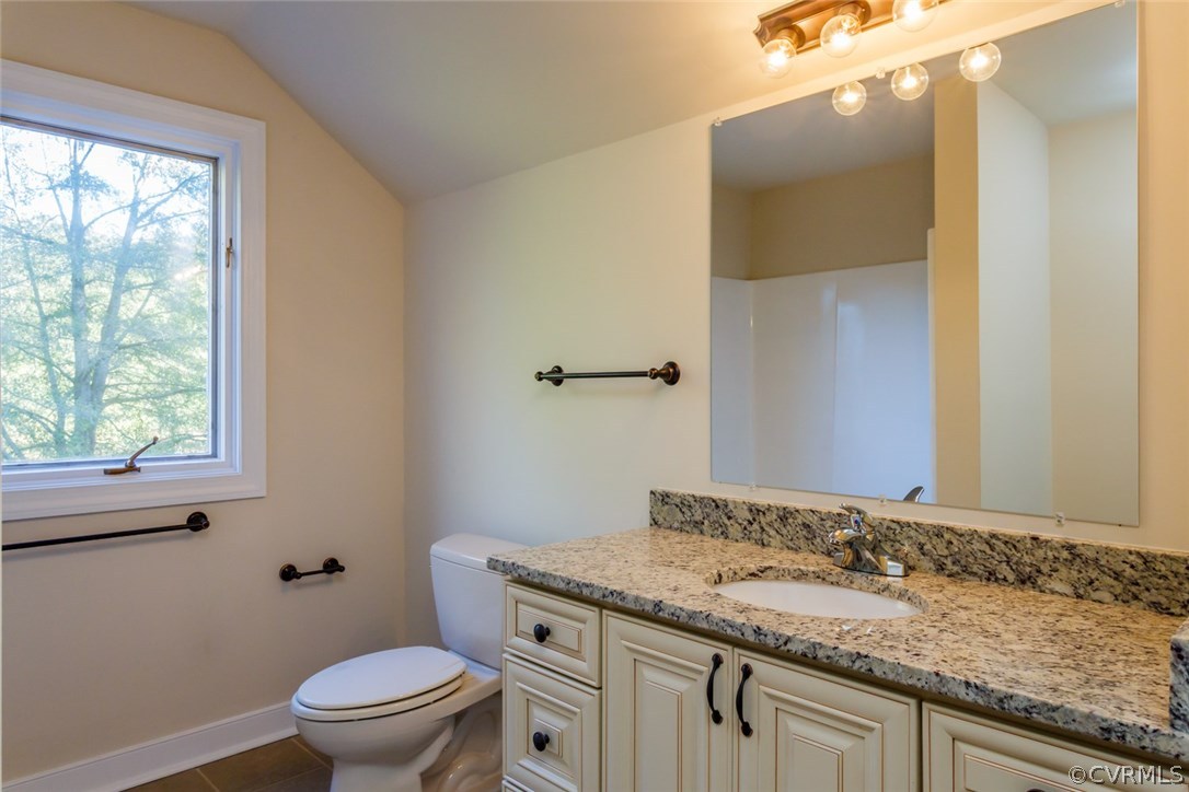743 Grapevine Road Sandston, VA 23150 - Photo 34 of 50 Upstairs Hall Bath