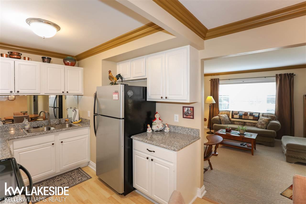 2309 Walton Boulevard, Unit 31 Rochester Hills, MI 48309 - Photo 10 of 23