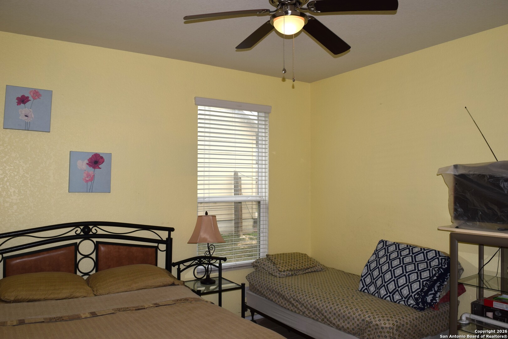 7215 Capricorn Way Converse, TX 78109 - Photo 16 of 22 a living room with furniture and a window