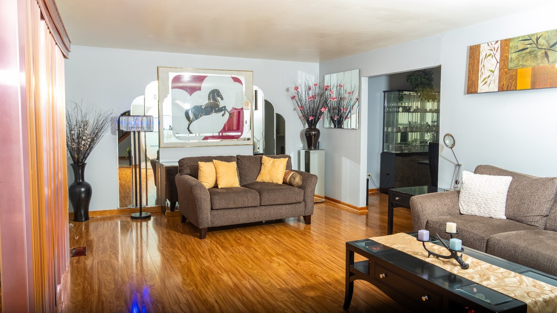 10S168 Oneill Drive Burr Ridge, IL 60527 - Photo 4 of 23 Gallery Image 4
