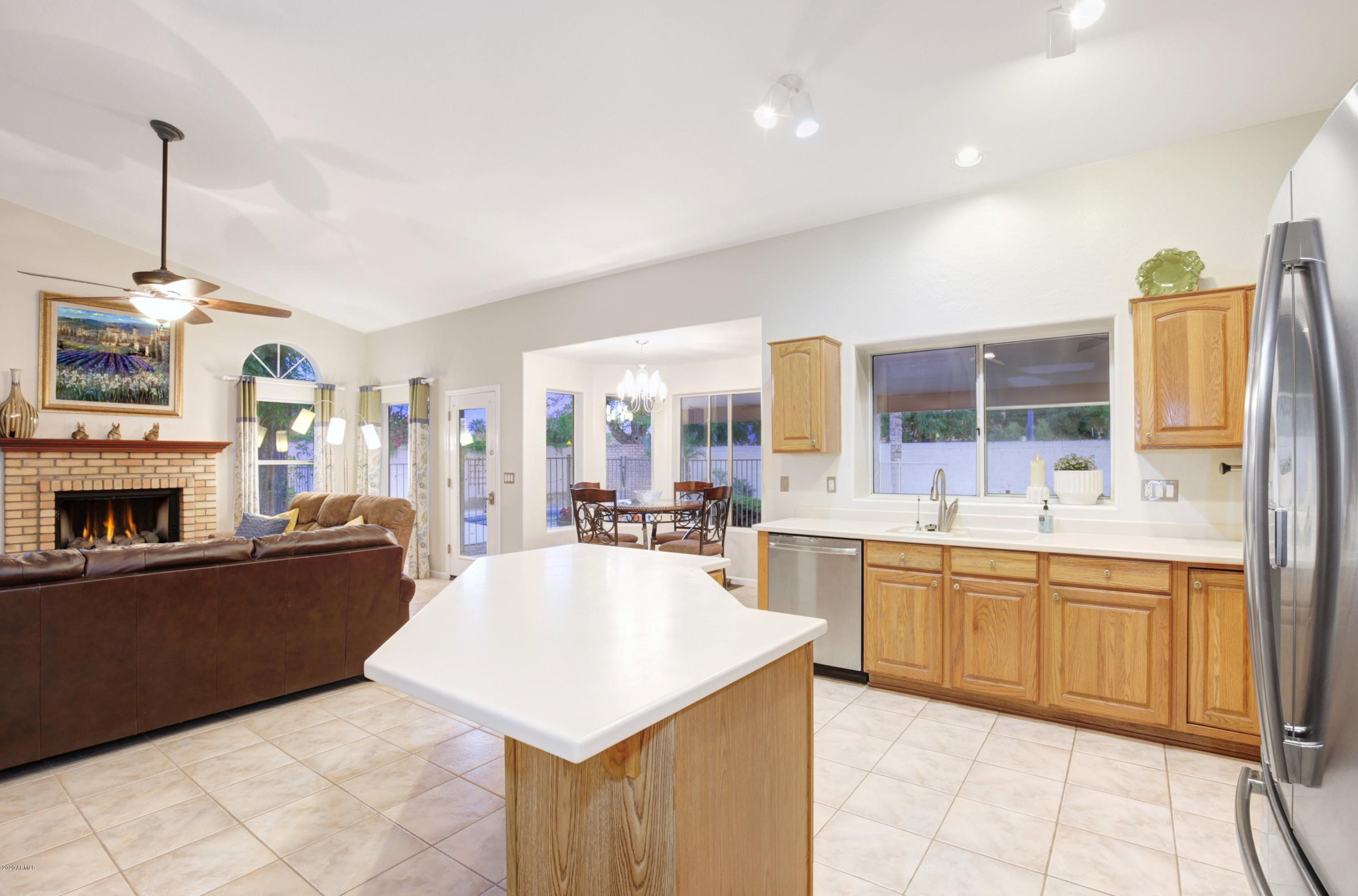 19 North Riata Street Gilbert, AZ 85234 - Photo 11 of 46 kitchen