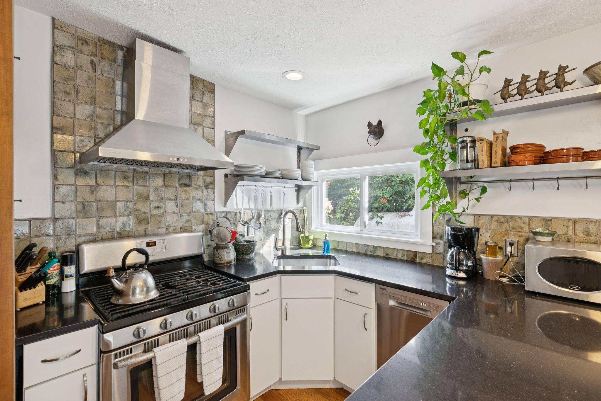 20 Tate Street Portland, ME 04102 - Photo 15 of 71 24_DSC01080