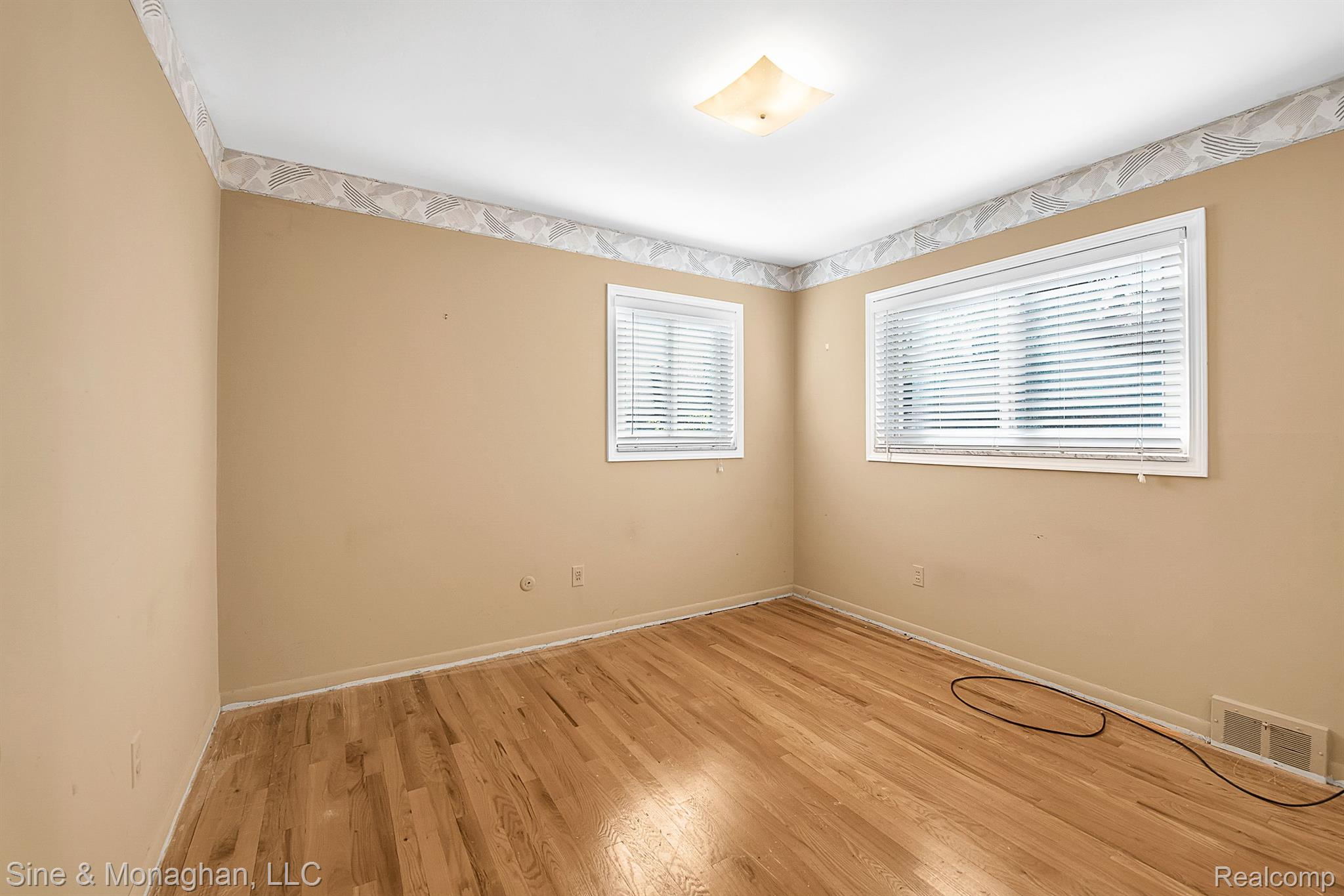 880 North Adams Road, Unit 2 Birmingham, MI 48009 - Photo 21 of 28 2nd bedroom