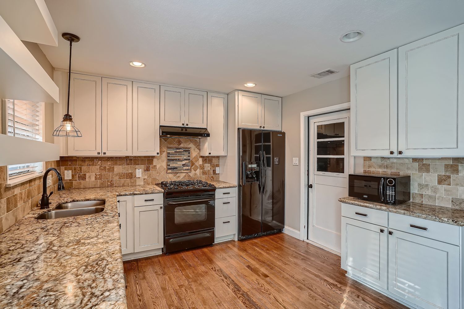 210 College Street Round Rock, TX 78664 - Photo 5 of 26