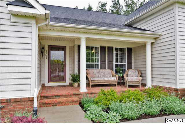 1200 Willow Ridge Road Troy, VA 22974 - Photo 3 of 33 a house view with a sitting space