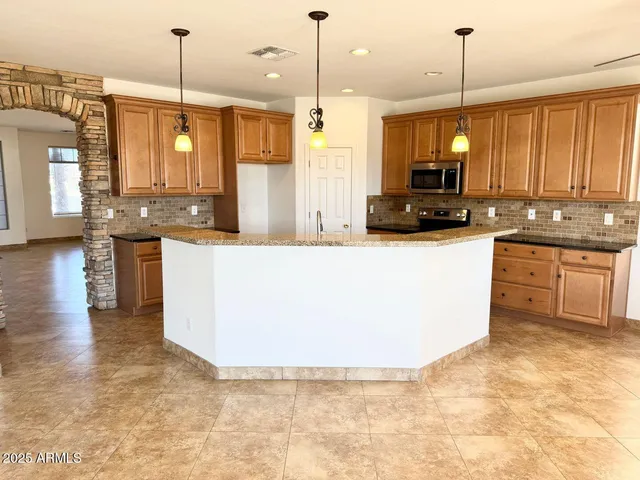 $2,695 | 7003 South 55th Lane, Laveen, AZ 85339