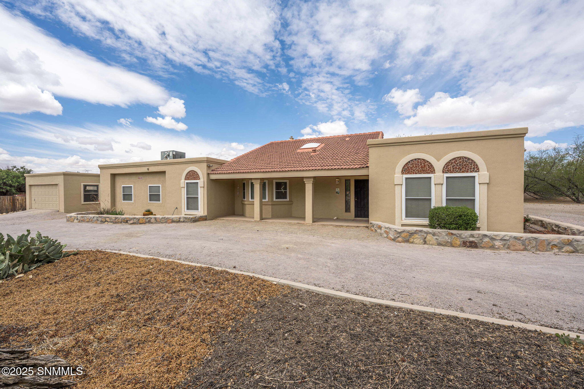 5209 Singer Road Las Cruces, NM 88007 - Photo 1 of 1 1-web-or-mls-Snappin Homes (Singer5209)-