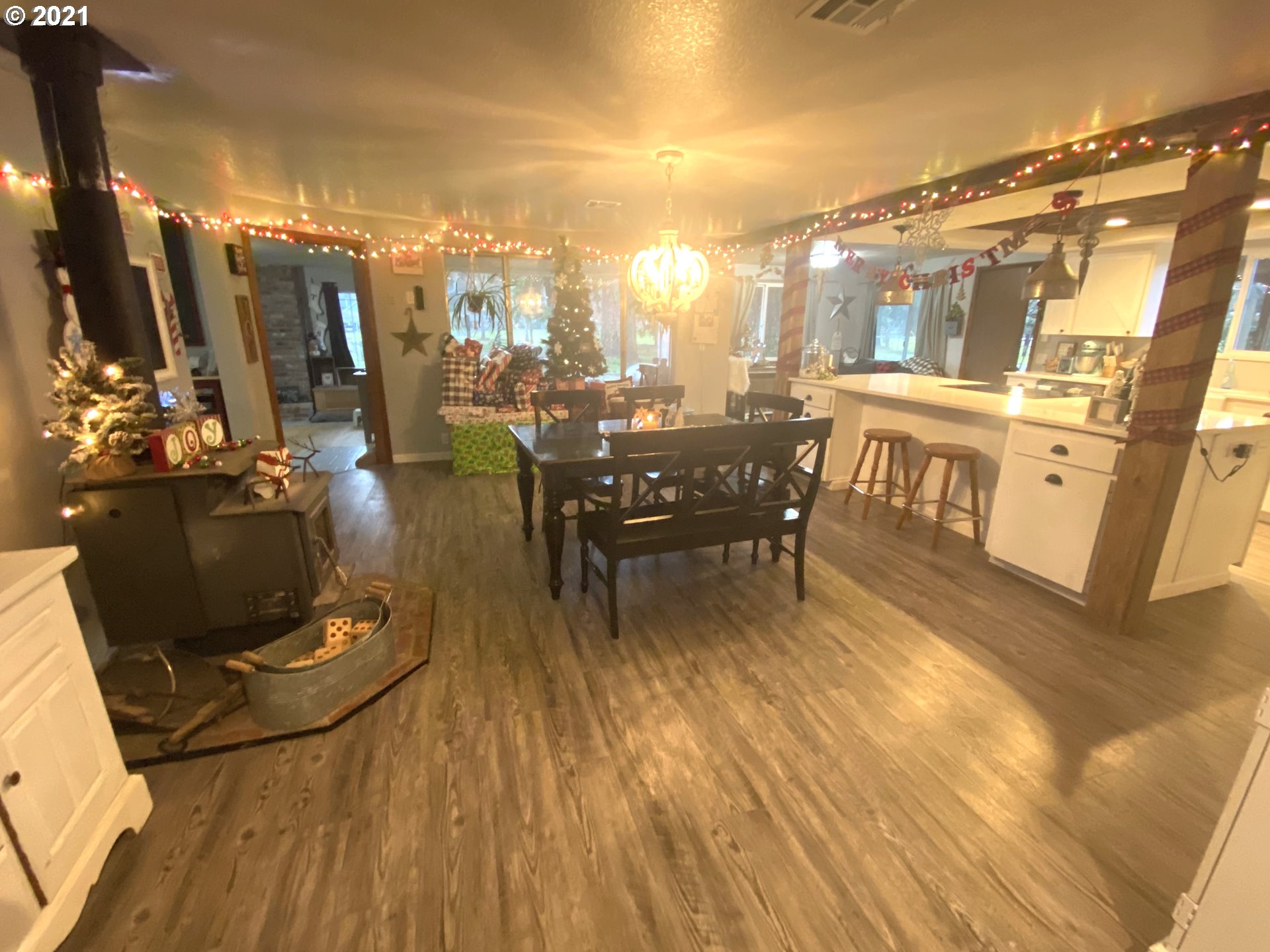 34881 Mathews Road Eugene, OR 97405 - Photo 6 of 28 Gallery Image 6