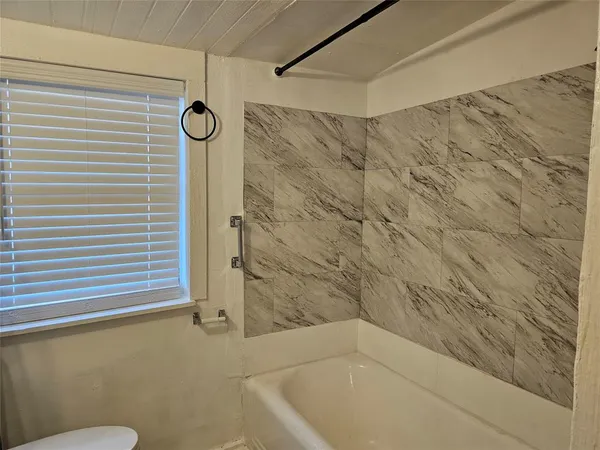 $1,650 | 1006 Grandview Avenue, Dallas, TX 75223