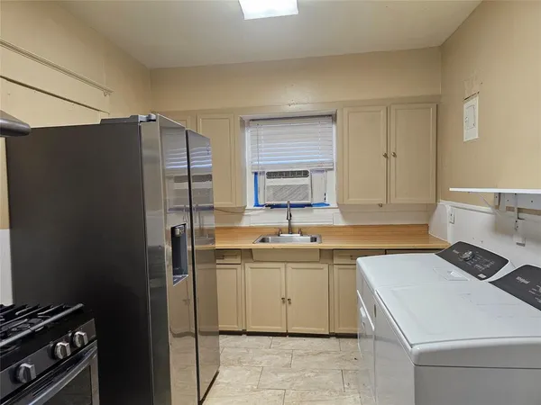 $1,650 | 1006 Grandview Avenue, Dallas, TX 75223