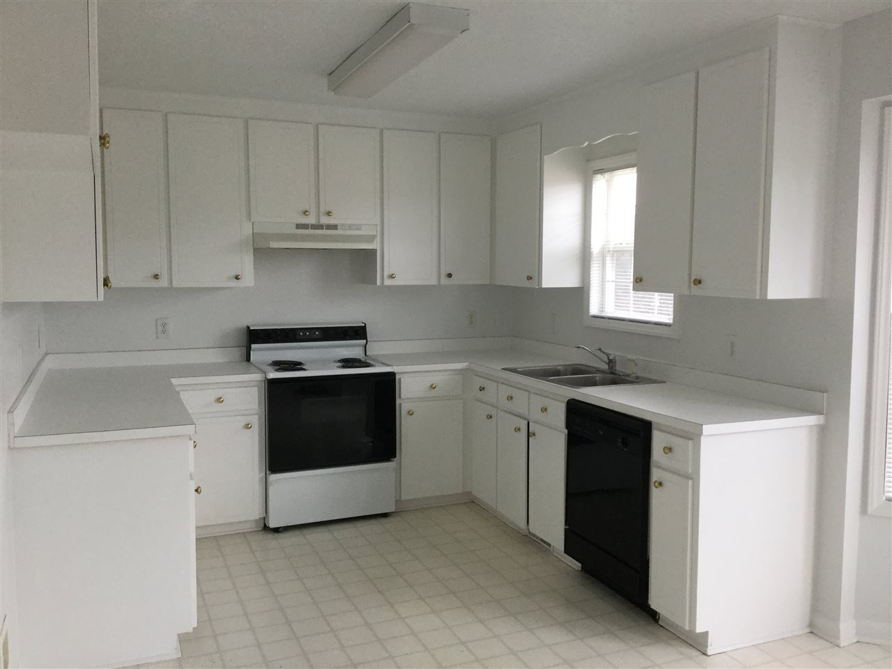 198 Old Roberts Road Benson, NC 27504 - Photo 8 of 17 Photo 8