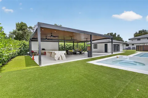 $3,975,000 | 12111 Northwest 5th Court, Plantation, FL 33325