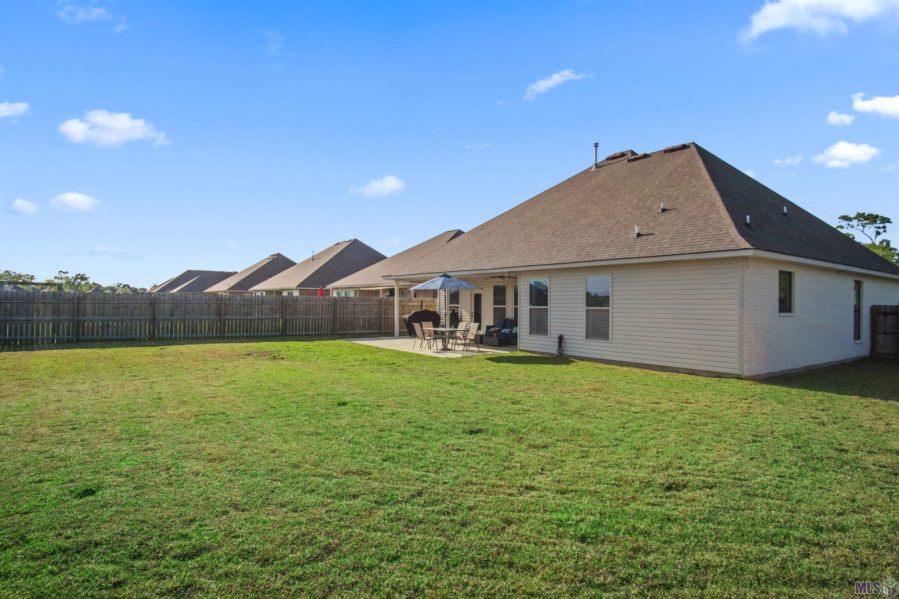17872 Waterloo Drive Baton Rouge, LA 70817 - Photo 15 of 17 backyard