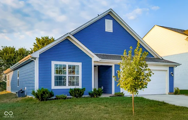 $279,900 | 2127 Abbey Lane, Columbus, IN 47201
