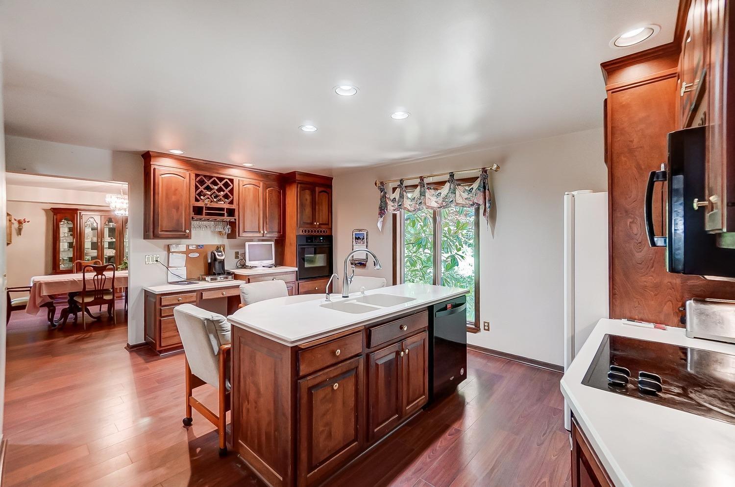 6110 Daleview Road Cincinnati, OH 45247 - Photo 8 of 47