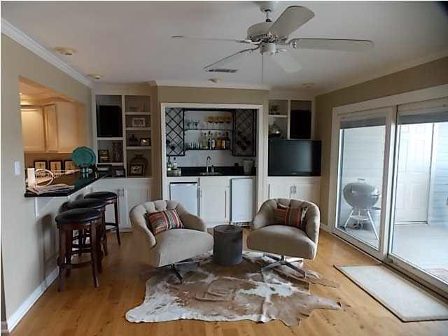 15 Breakers Lane Ridgeland, MS 39157 - Photo 9 of 20 DINING/SEATING AREA OFF KITCHEN
