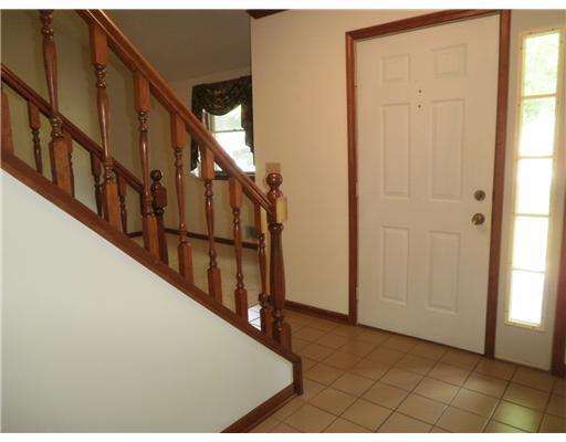 321 Ritter Road South Sewickley, PA 15143 - Photo 2 of 15 Entry/Foyer.