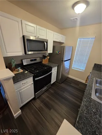 $1,450 | 4878 Nara Vista Way, Unit 104, Las Vegas, NV 89103