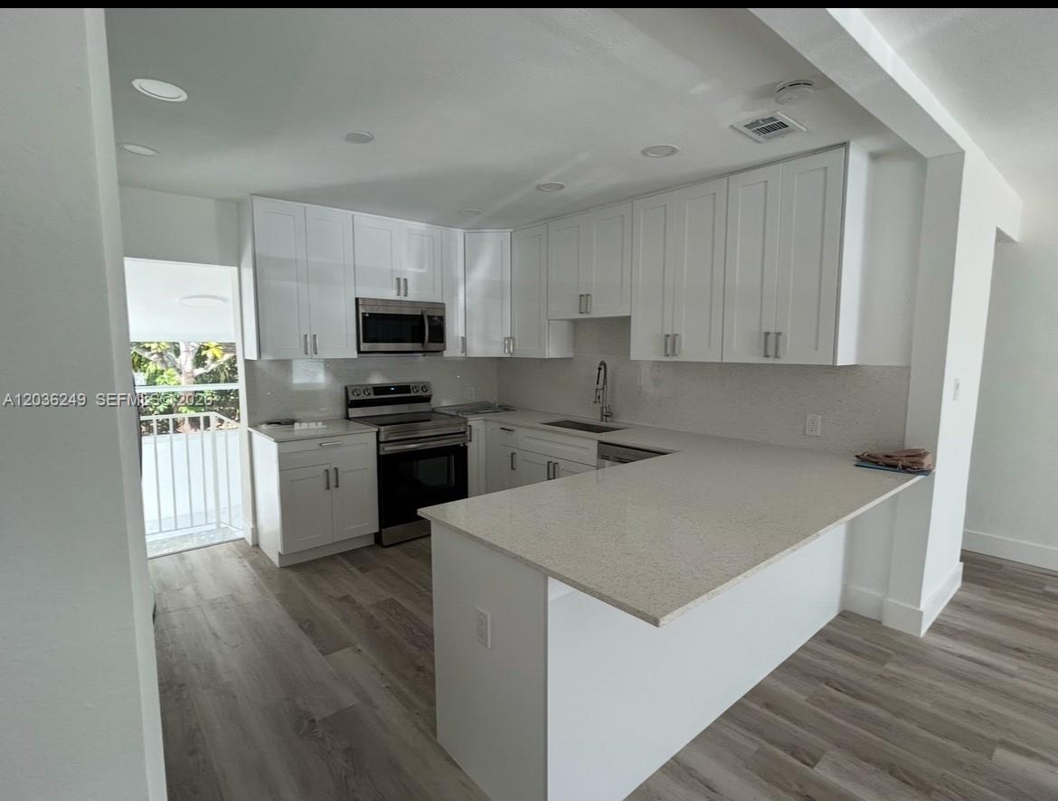 6391 Southwest 39th Street Miami, FL 33155 - Photo 11 of 12