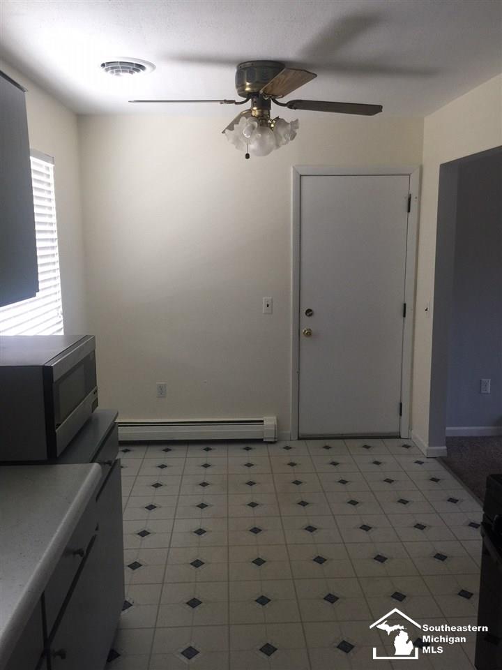 4965 Sycamore Road Newport, MI 48166 - Photo 9 of 29 21501959-8.JPG