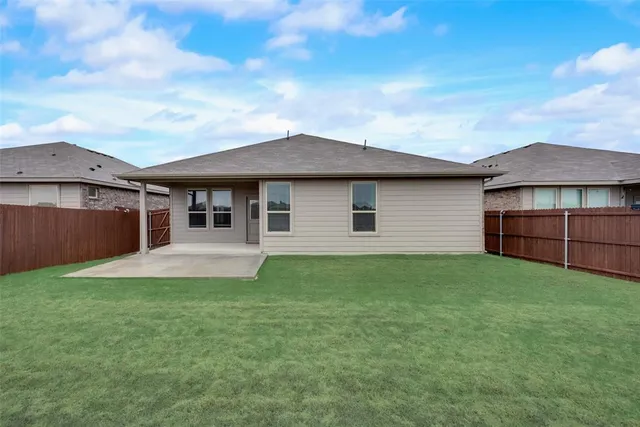 $2,600 | 11109 Rockchapel Drive, Fort Worth, TX 76052