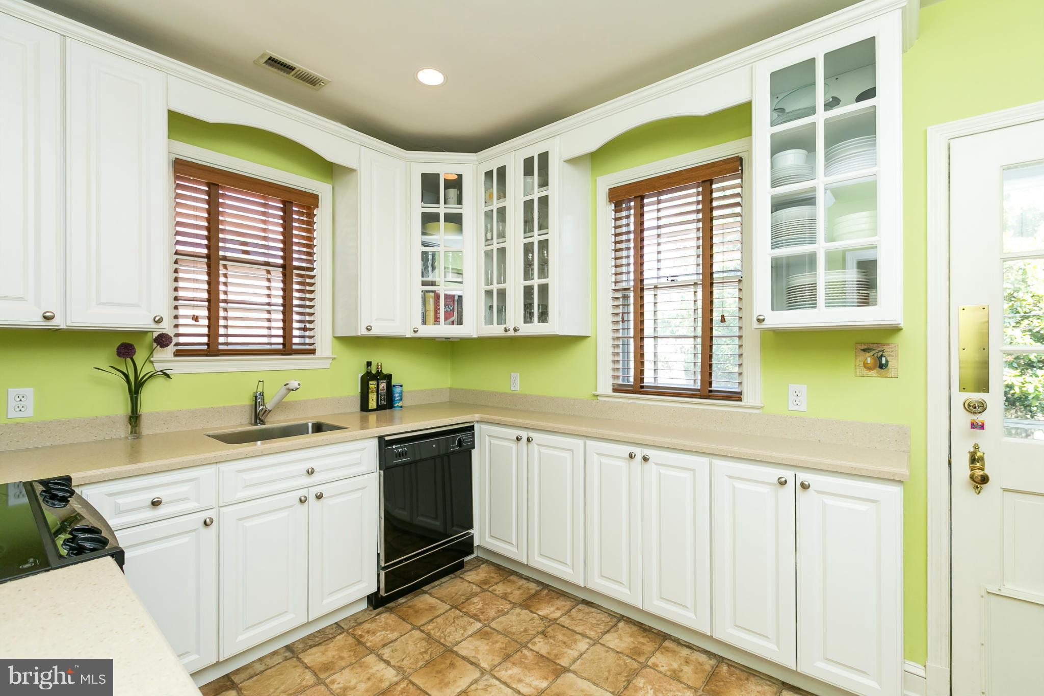 814 Trafalgar Road Towson, MD 21204 - Photo 8 of 23 Kitchen