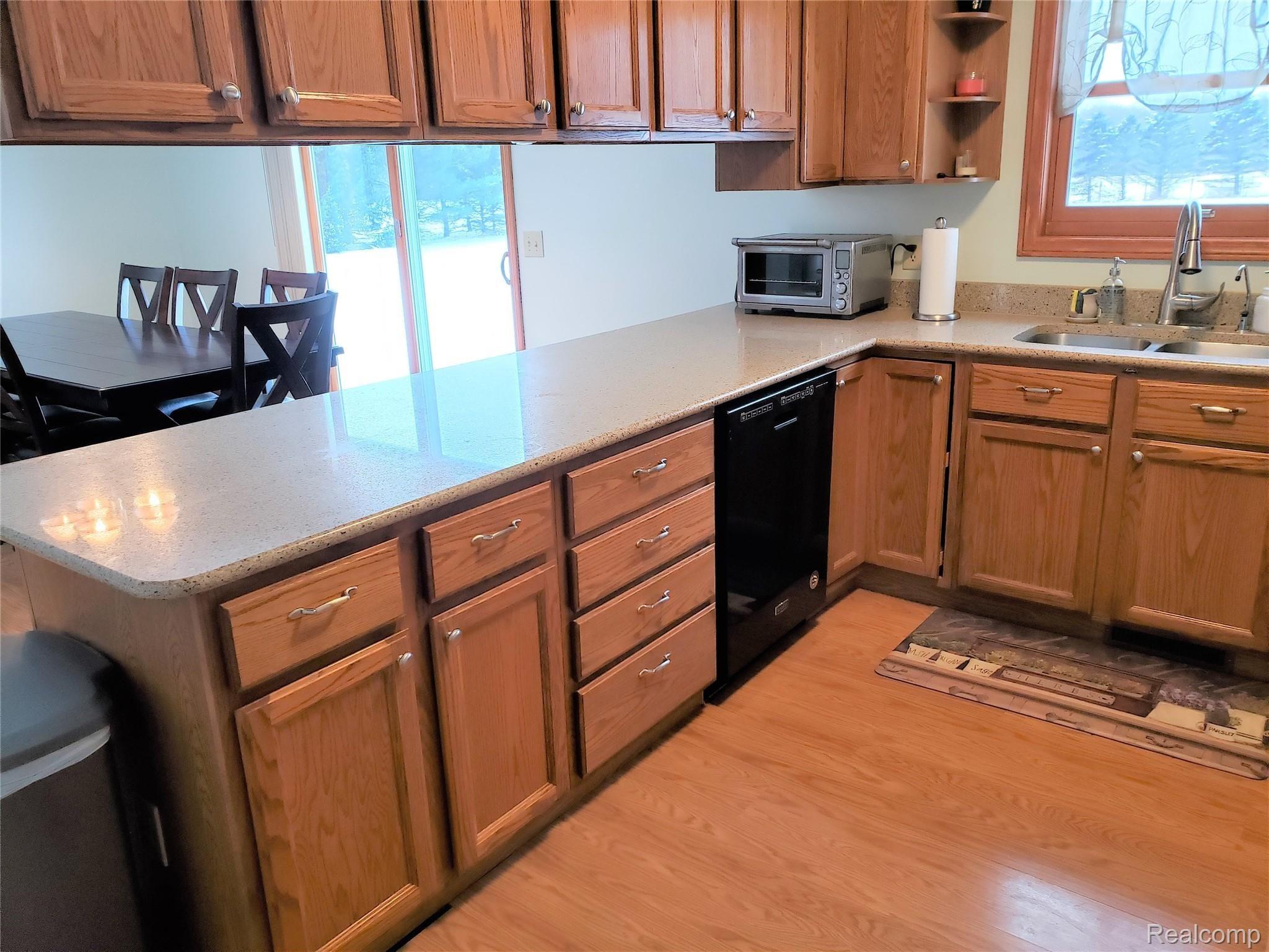 225 Holmes Road Allenton, MI 48002 - Photo 8 of 39 20200208_094155.jpg