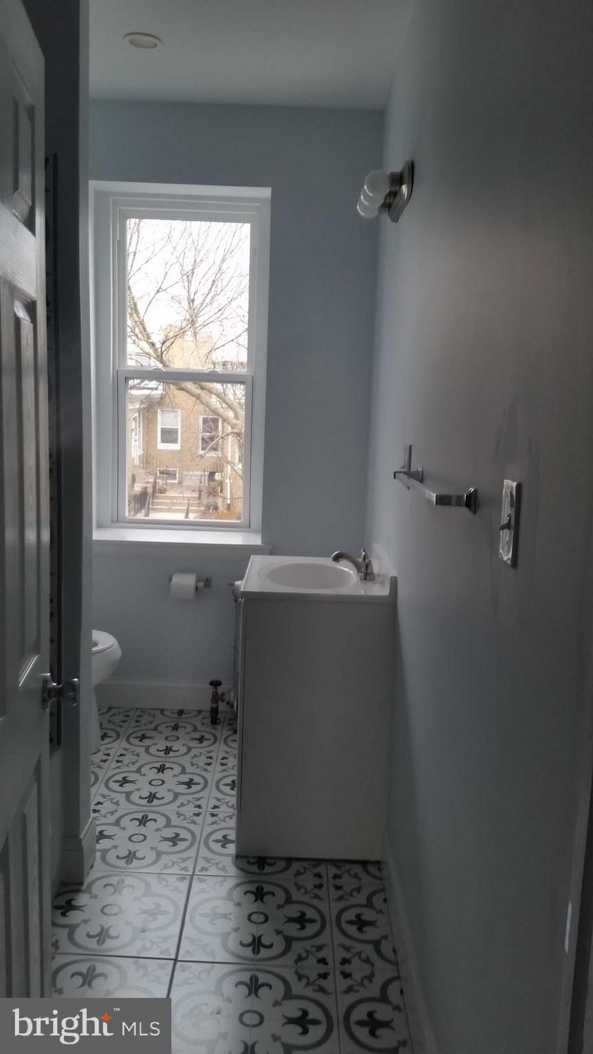 1206 Atwood Road Philadelphia, PA 19151 - Photo 10 of 15 Bathroom
