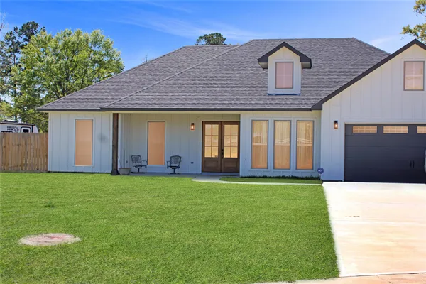 $405,000 | 60 Bluegill Drive, Shepherd, TX 77371