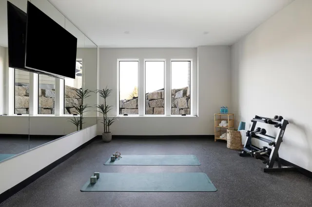 $2,995,000 | 2045 Bridgevine Court, Independence, MN 55359