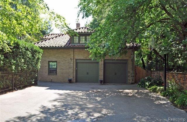 1011 Bishop Road Grosse Pointe, MI 48230 - Photo 18 of 18 2 Car Garage